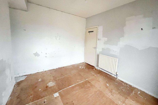 Flat 15, 62-64 West Cromwell Road, Earls Court, London SW5 9QS 8