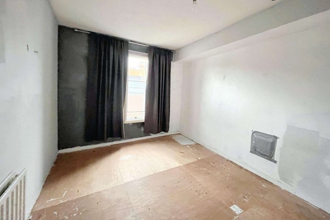 Flat 15, 62-64 West Cromwell Road, Earls Court, London SW5 9QS 8