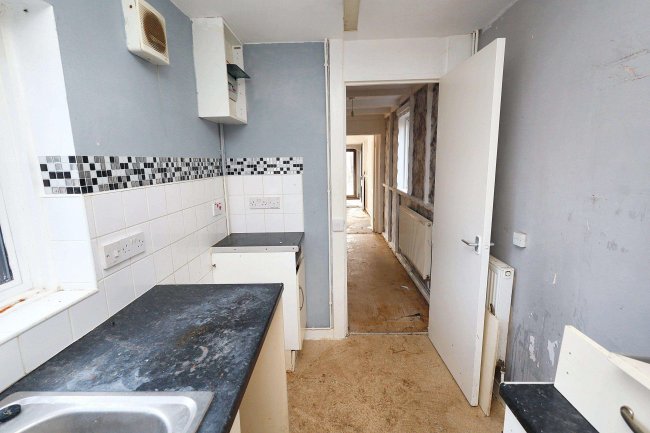 32 Wimbish End, Pitsea, Basildon, Essex, SS13 3PD 5