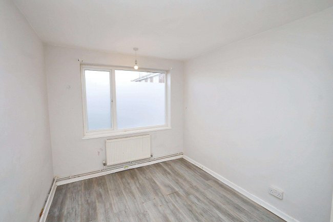 49 Butneys, Basildon, SS14 2DJ 9