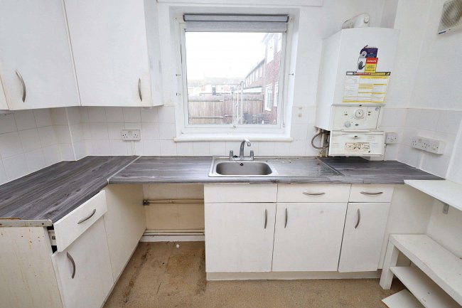 49 Butneys, Basildon, SS14 2DJ 9