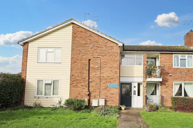 49 Butneys, Basildon, SS14 2DJ 9