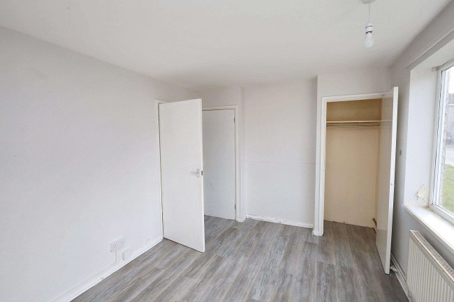 49 Butneys, Basildon, SS14 2DJ 9