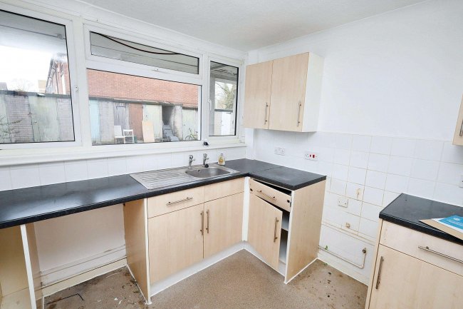 23 Delimands, Basildon, Essex, SS15 5BB 5