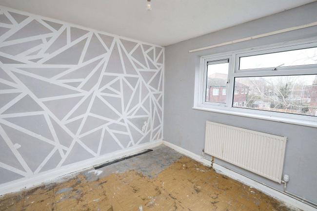 140 Victoria Road, Laindon, Basildon, Essex, SS15 6RQ 2