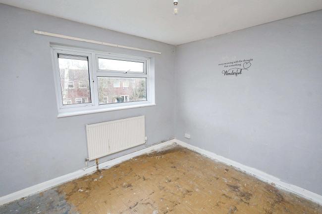 140 Victoria Road, Laindon, Basildon, Essex, SS15 6RQ 2