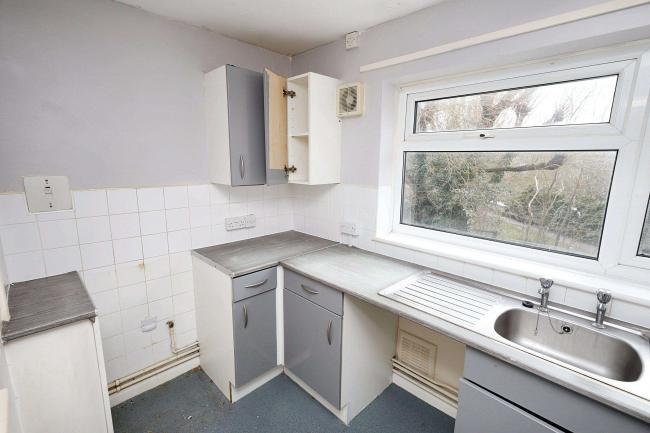 140 Victoria Road, Laindon, Basildon, Essex, SS15 6RQ 2