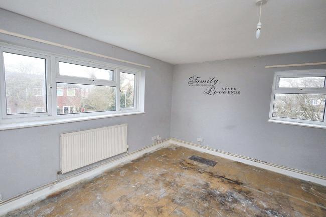 140 Victoria Road, Laindon, Basildon, Essex, SS15 6RQ 2