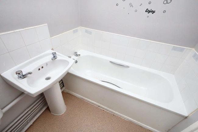 140 Victoria Road, Laindon, Basildon, Essex, SS15 6RQ 2