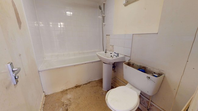 Flat C, 8 Ferndale Road, Clapham, London, SW4 7SF 3