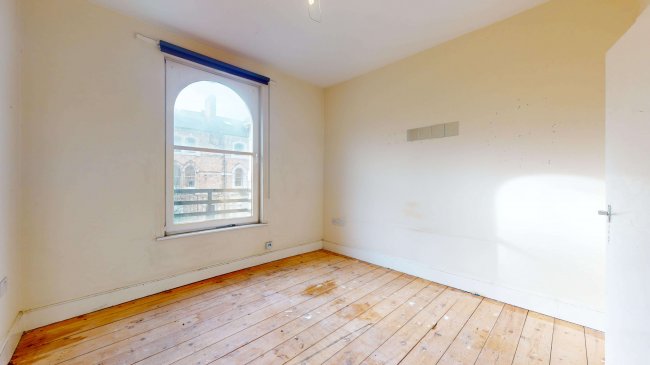 Flat C, 8 Ferndale Road, Clapham, London, SW4 7SF 3