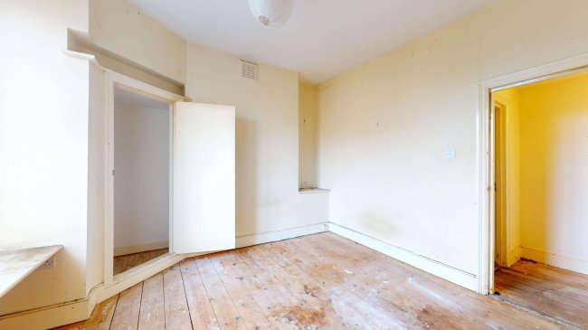 Flat C, 8 Ferndale Road, Clapham, London, SW4 7SF 3