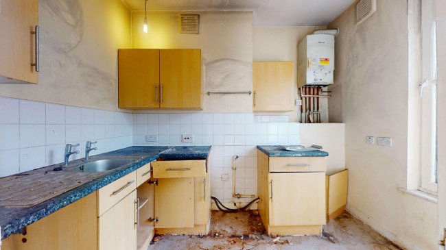 Flat C, 8 Ferndale Road, Clapham, London, SW4 7SF 3