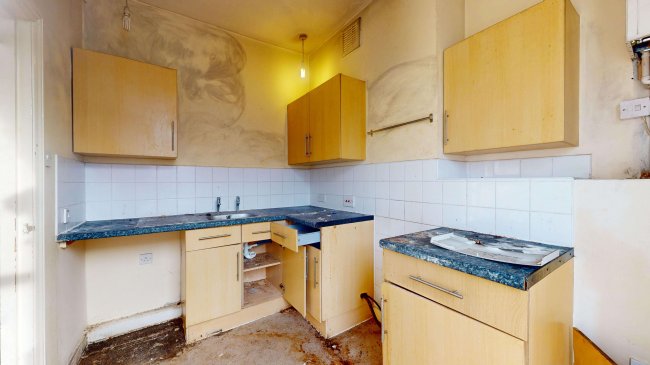 Flat C, 8 Ferndale Road, Clapham, London, SW4 7SF 3