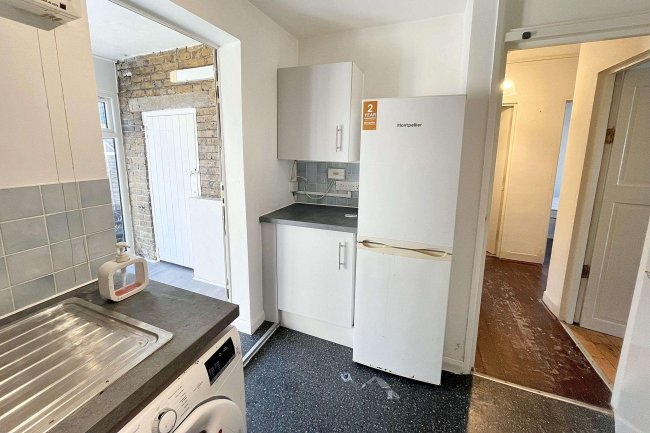 33 Wheatley Road, Isleworth, TW7 6JJ 3