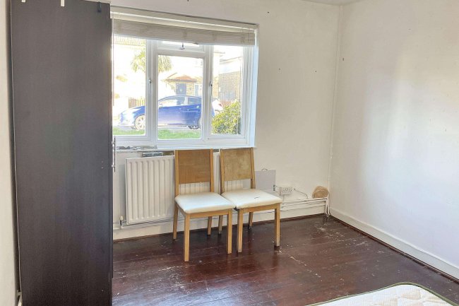 33 Wheatley Road, Isleworth, TW7 6JJ 3