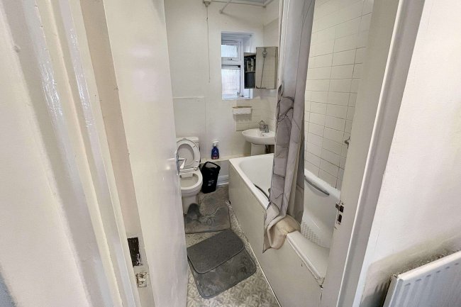 33 Wheatley Road, Isleworth, TW7 6JJ 3