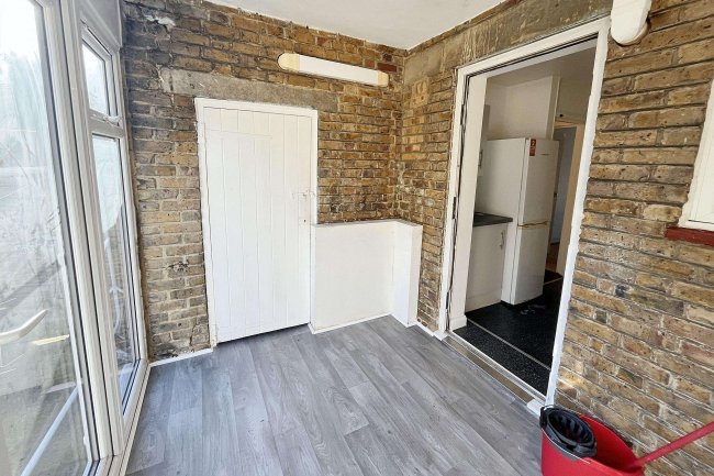 33 Wheatley Road, Isleworth, TW7 6JJ 3