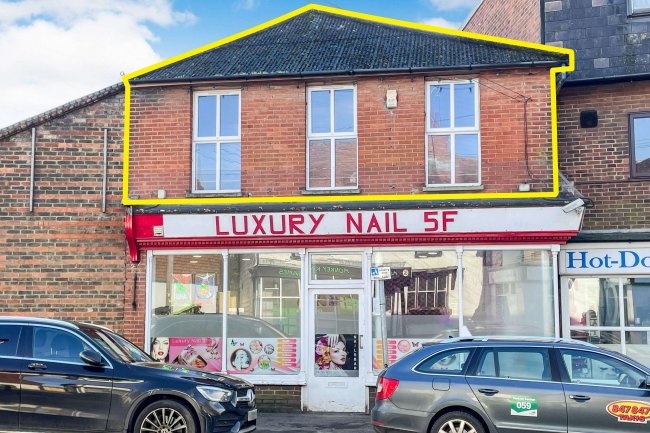 Flat C, 5 George Street, Hailsham, East Sussex, BN27 1AD 2