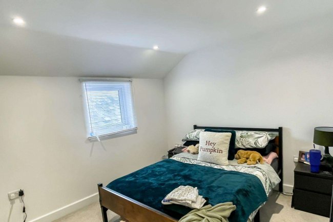 Flat C, 5 George Street, Hailsham, East Sussex, BN27 1AD 2