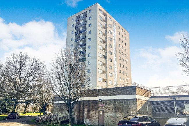 21 Newton House, Exeter Road, Enfield EN3 7TT 1