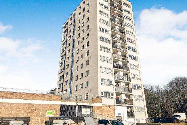 21 Newton House, Exeter Road, Enfield EN3 7TT 1