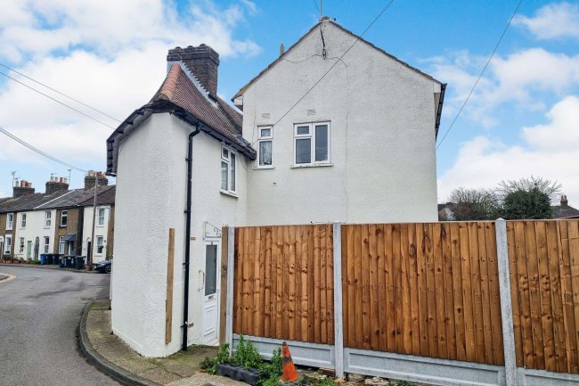 39 Townmead Road, Waltham Abbey, EN9 1RP 8