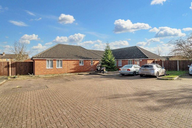 39 Stracey Road, Buxton, Norwich NR10 5EG 6