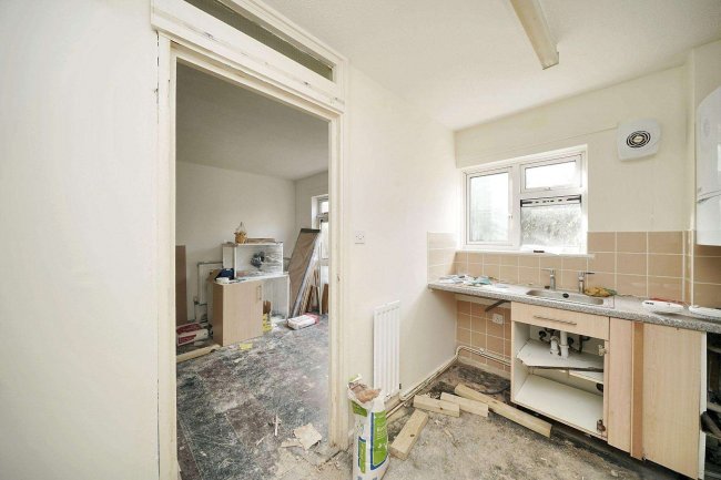 30 Orchard Way, Dorking, RH4 2JJ 2