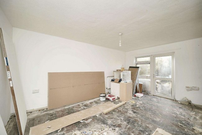 30 Orchard Way, Dorking, RH4 2JJ 2