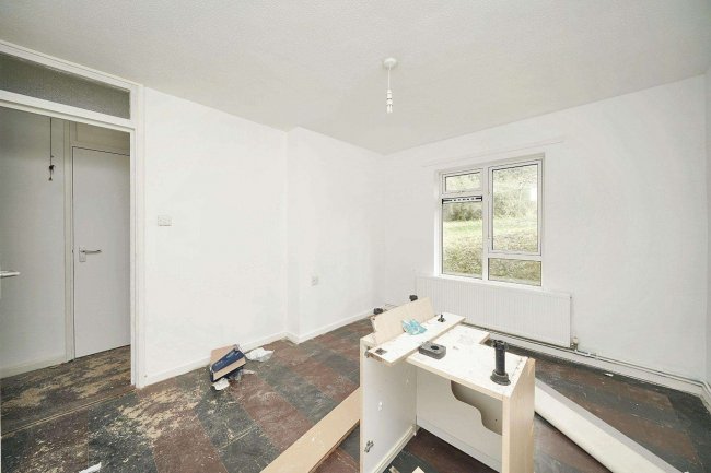30 Orchard Way, Dorking, RH4 2JJ 2