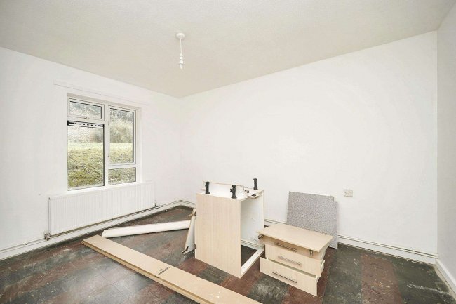 30 Orchard Way, Dorking, RH4 2JJ 2