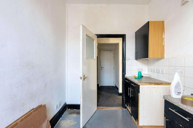 Flat B, 20 Harlesden Gardens, London NW10 4EX 5