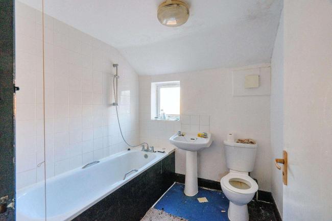 Flat B, 20 Harlesden Gardens, London NW10 4EX 5