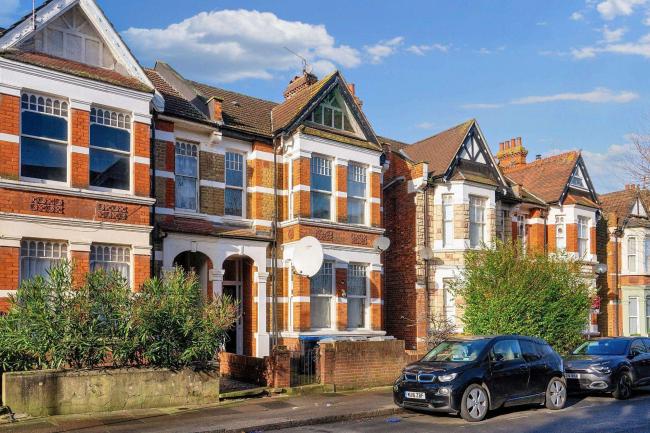 Flat B, 20 Harlesden Gardens, London NW10 4EX 5