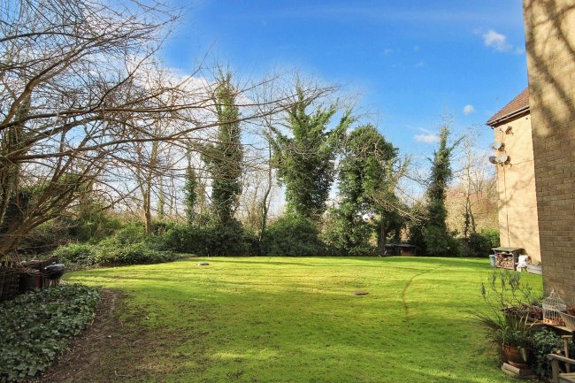 110 Peerless Drive, Harefield, UB9 6JQ 3