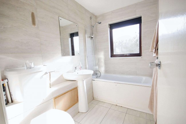 110 Peerless Drive, Harefield, UB9 6JQ 3