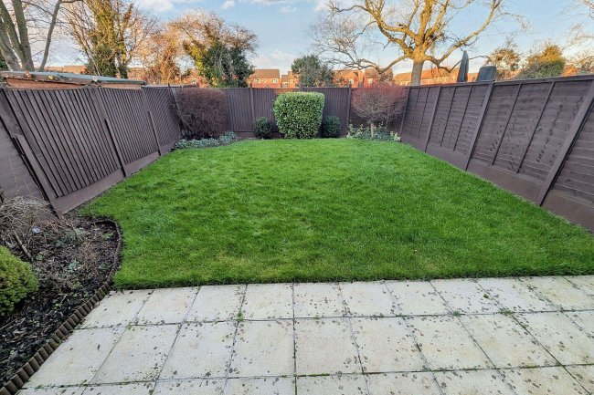 20 Winchester Way, Sleaford, Lincolnshire NG34 8WG 7