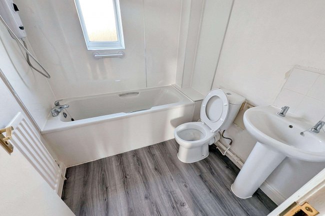 20 Winchester Way, Sleaford, Lincolnshire NG34 8WG 7