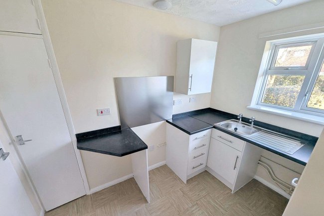 46 Green End Road, Sawtry, Huntingdon, PE28 5UY 4