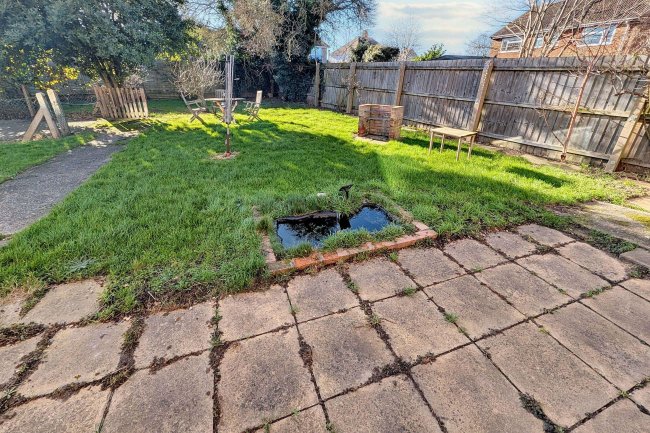 1 Chequers Court, Chequers Close, Fenstanton, Huntingdon,  PE28 9PZ 9