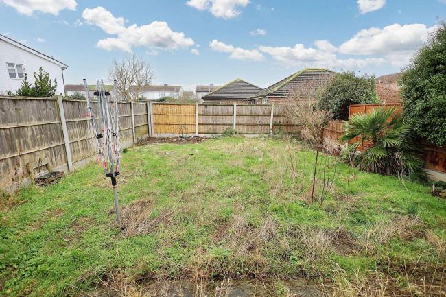 3 Pond Lees Close, Dagenham, RM10 9BQ 3