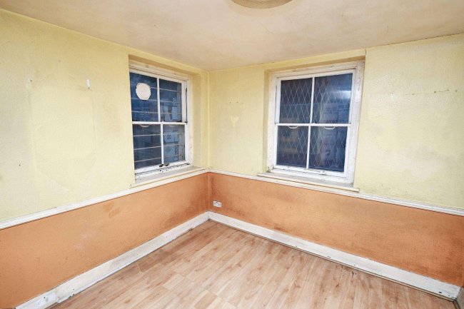 271A Ladbroke Grove, London W10 6HF 5