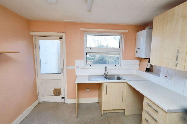 Flat A, 46 Burns Road, London NW10 4DY 3