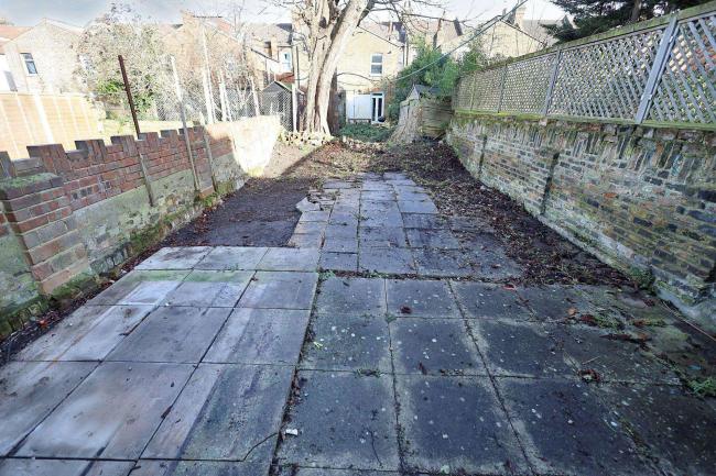 Flat A, 46 Burns Road, London NW10 4DY 3