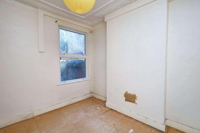 Flat A, 46 Burns Road, London NW10 4DY 3