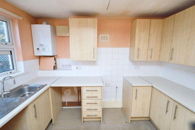 Flat A, 46 Burns Road, London NW10 4DY 3