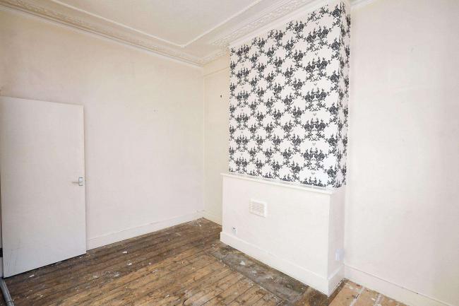 Flat A, 46 Burns Road, London NW10 4DY 3
