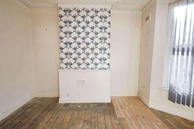 Flat A, 46 Burns Road, London NW10 4DY 3