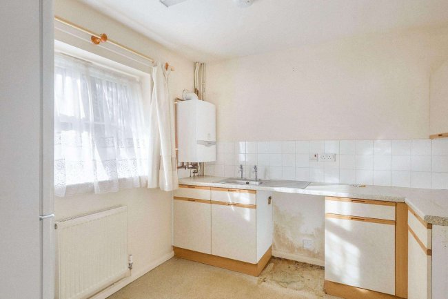 31 Heather Close, Colchester, Essex, CO2 0EQ 10